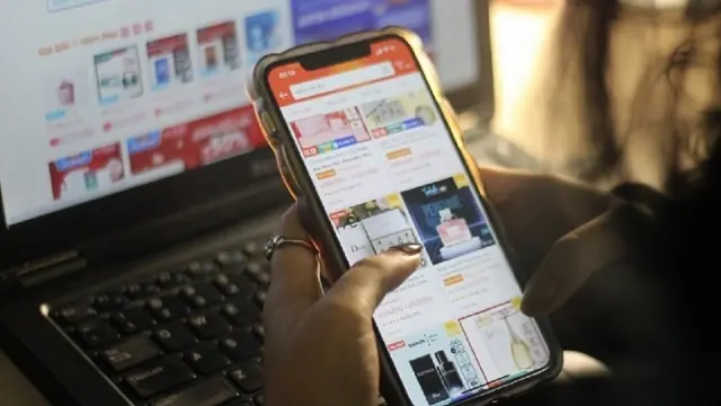 Mỗi tháng người Việt chi khoảng 1,3 tỷ USD mua hàng online